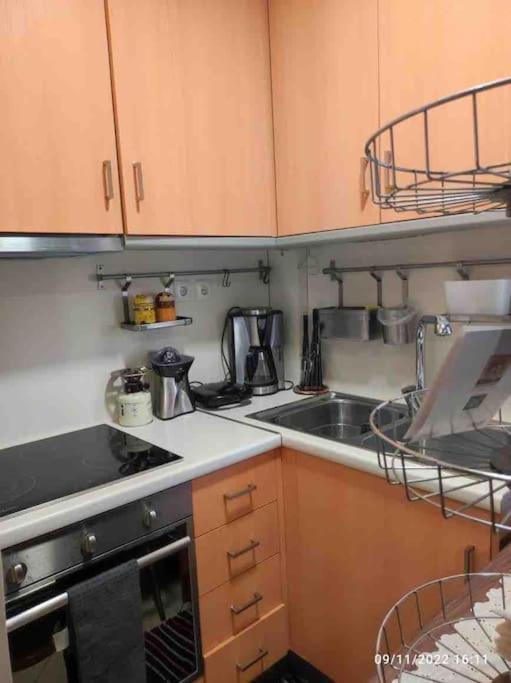 Spacious Private Rooftop Studio, Mountain And Sea View Athens Exterior photo